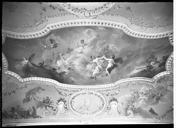 Зал муз в Китайском дворце в Ораниенбауме в 1947 году