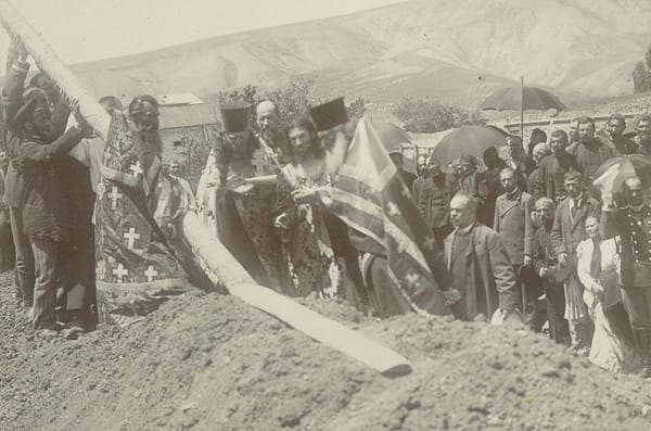 28 июня 1899 года наследник цесаревич великий князь Георгий Александрович, третий сын Александра III и младший брат Николая II, выехал из Абастумани в сторону Зекарского перевала на трицикле с бензиновым двигателем