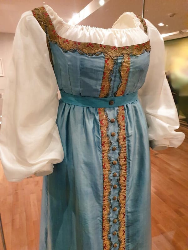 Сарафан принцессы Шарлотты и мода на русское платье в Англии после 1814 года