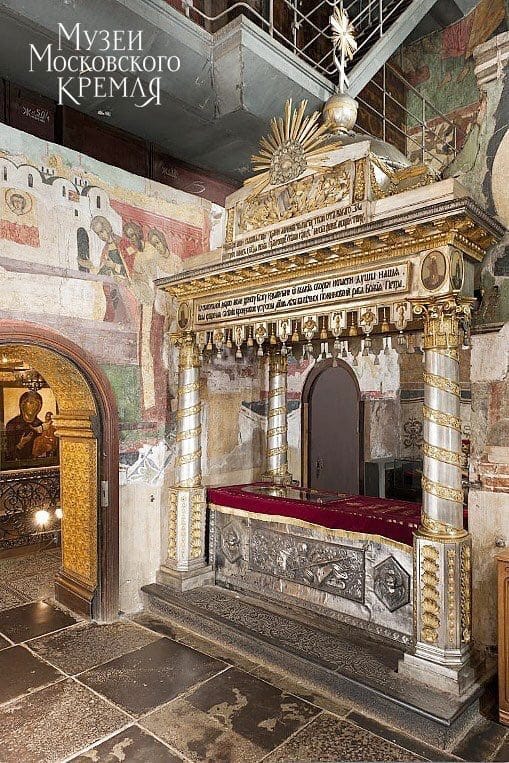 Сень над ракой митрополита Петра