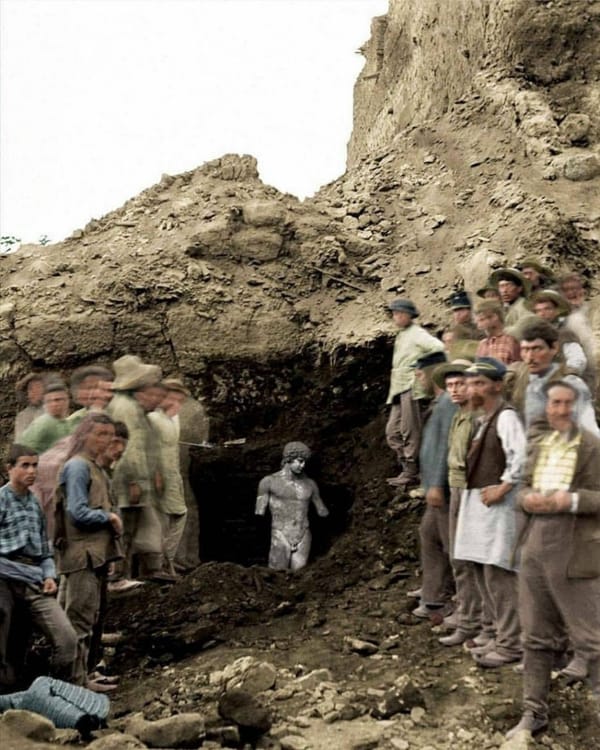 1894 год, открытие статуи Антиноя в Дельфах