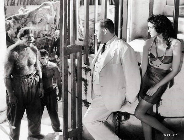 Первая из трех экранизаций книги Герберта Уэллса «Остров доктора Моро» (1932 Эрл Кентон, 1977 Дон Тейлор, 1996 Франкенхаймер-Стенли) может показаться самой наивной, но если вдуматься, то «Остров потерянных душ» - довольно современная…