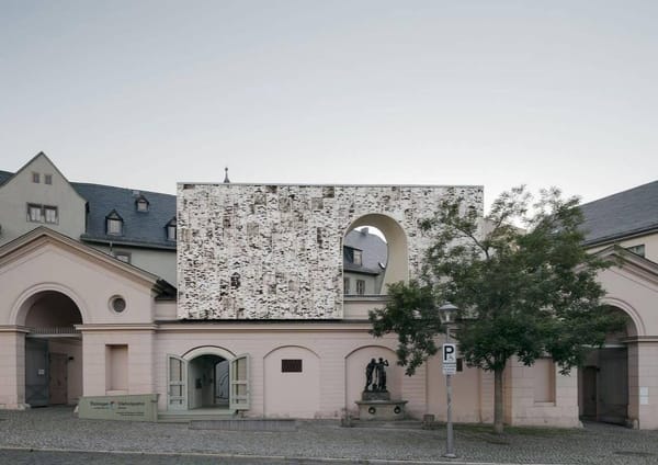 Павильон Birchblackpavilion архитектора Хельги Блоксдорф в историческом районе Веймара