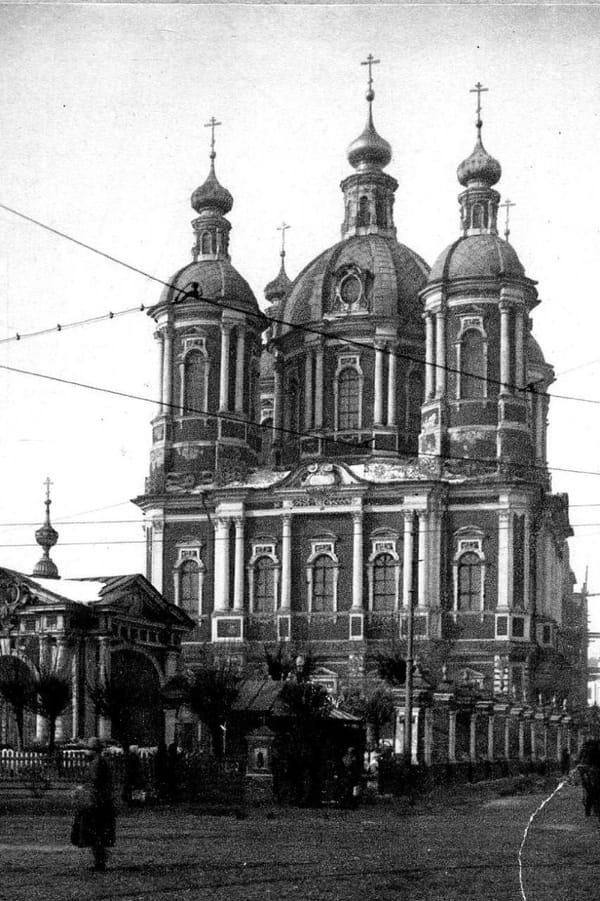 Один из самых красивых московских храмов - церковь Священномученика Климента Папы Римского в Замоскворечье 1762 года