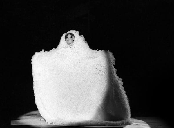 Алла Пугачева в костюме айсберга на концерте «Пришла и говорю», 1984 год