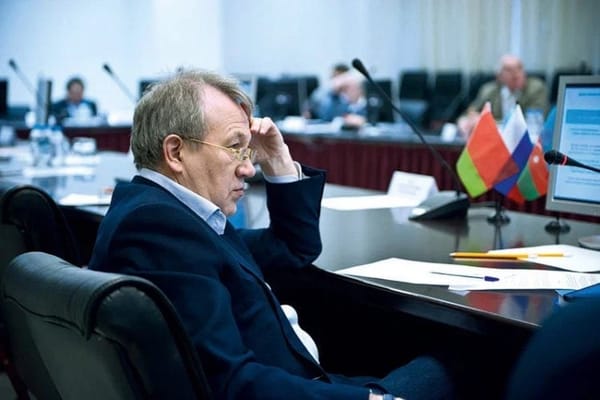 Новым президентом Российской академии наук избран Геннадий Яковлевич Красников, исследователь микроэлектронных технологий, сверхбольших интегральных схем и сложных полупроводниковых структур с управляемыми и стабильными электрофизическими…