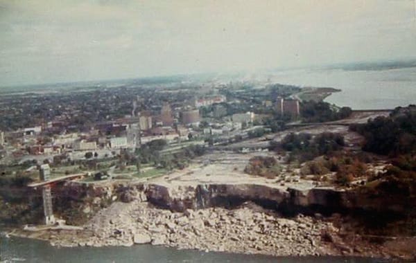 В 1973 году было решено отвести воду в нижней части реки и удалить камни снизу, так как предыдущая задача оказалась нереализуемой