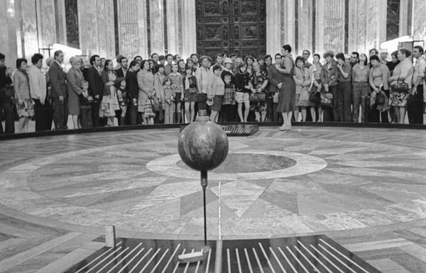 Маятник Фуко в Исаакиевском соборе, 1978 год