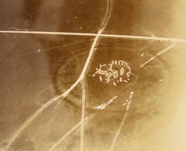 Первый аэрофотоснимок Стоунхенджа был сделан в 1906 году