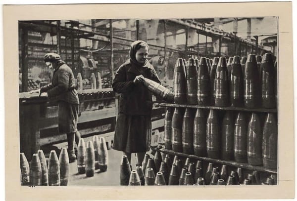 Фотография «На снарядном производстве», 1940-е