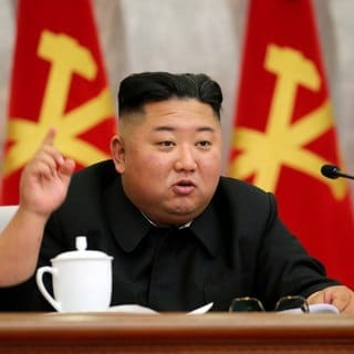 Ким Чен Ин призвал президента Южной Кореи остановить политические преследования оппозиционеров и прекратить нарушать принципы демократии
