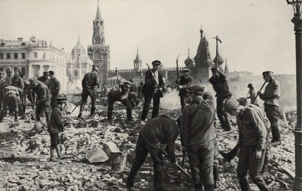 Субботник в Кремле, 1920