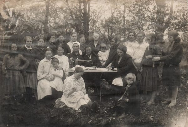 Фотореклама швейной машины "Зингер"