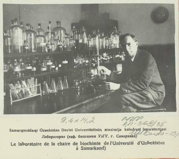 На Кафедре биохимии Узбекского государственного университета в 1935 году