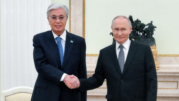 Касым-Жомарт Токаев Путину - дословно: «Вы возглавляете страну в сложнейший период тотальной перестройки современного миропорядка, с честью и достоинством выполняете миссию, имеющую судьбоносное значение для русского народа и российского государства»