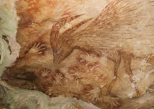 Рисунки в пещере на острове Сулавеси (Индонезия), обнаруженные несколько лет назад