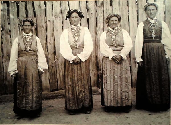 Белорусские костюмы на фотографиях И.Сербавы, 1912
