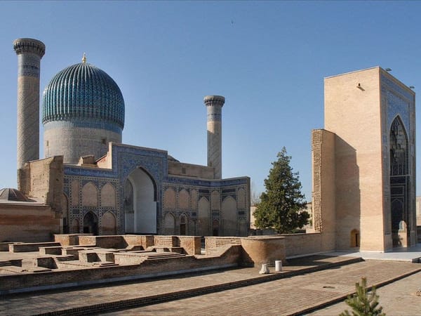 Усыпальница Тамерлана и его детей Гур-Эмир в Самарканде - жемчужина азиатской архитектуры