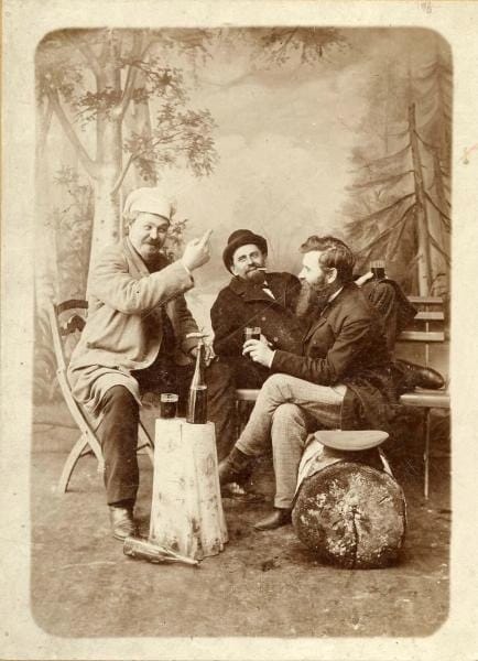 Мужчины за чаркой вина, 1898