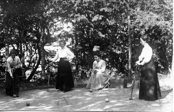 Игра в крокет, 1890-1928 гг