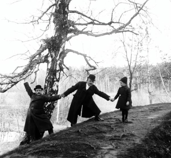 На холме, 1910-е