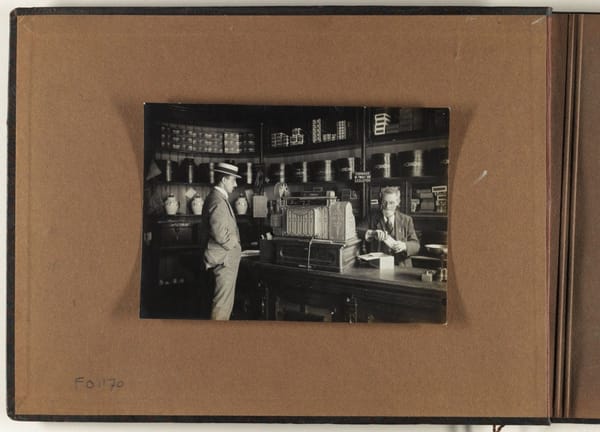 Интерьеры нидерландских магазинов, 1925