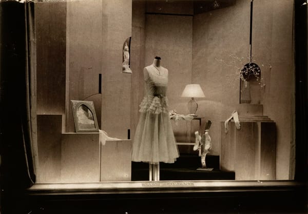 Витрина Saks, Пятая авеню, Нью-Йорк, 1920-1935