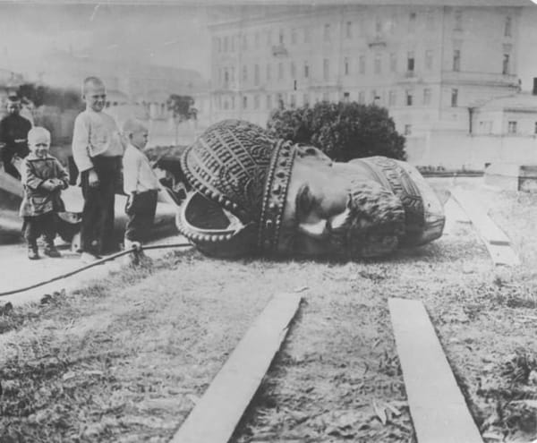 Снос памятника Александру III в Москве на Пречистенской набережной, 1918 год