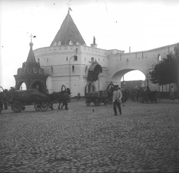 Варварские ворота Китай-города в дни коронации Николая II, Москва, май 1896 года