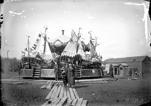 Пасхальные гуляния на Марсовом поле, 1900-е