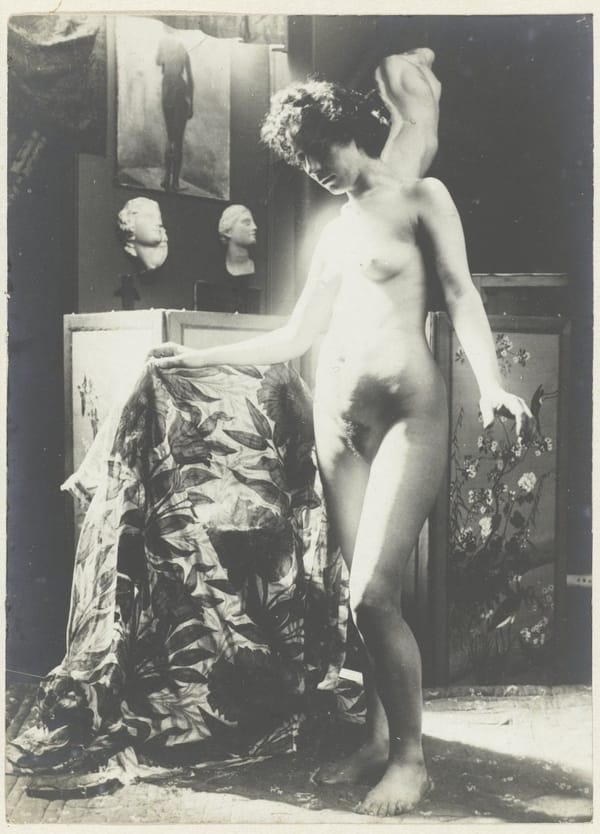 Обнаженная женщина в мастерской, 1900–1920
