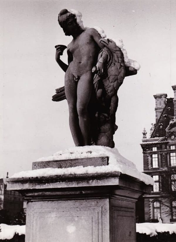 Зимняя скульптура в саду Тюильри, Париж, 1940