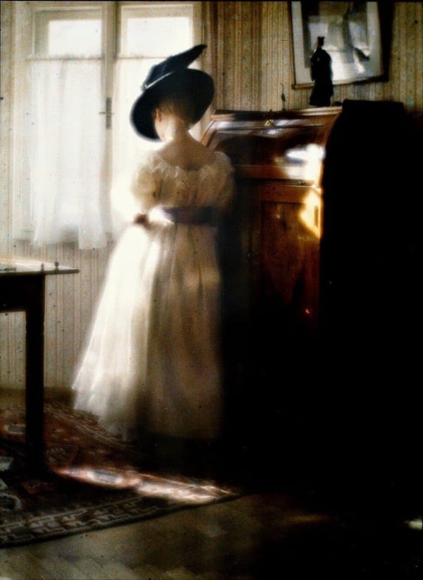 Девушка в белом платье, 1908