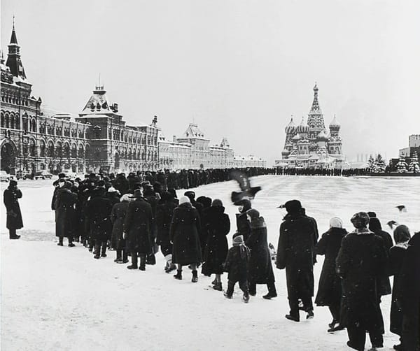 Очередь у Мавзолея Ленина, Москва, конец 1950-х гг