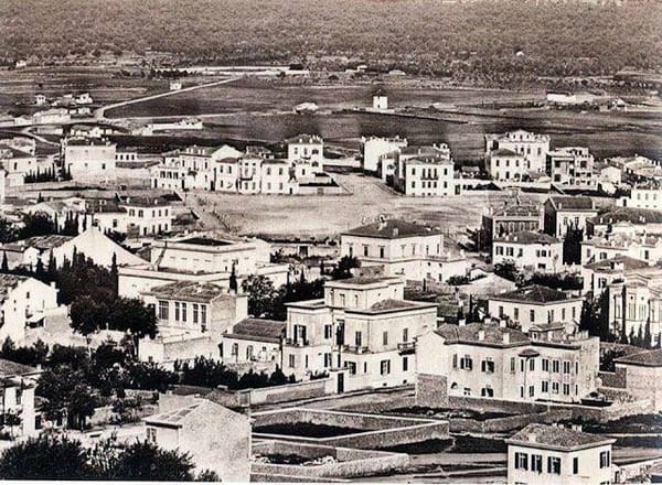 Верхняя полоска на этом фото 1858 года - громадный оливковый сад в Афинах