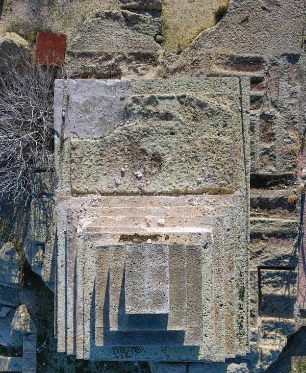 Единственный персидский памятник, оставшийся в Анатолии
