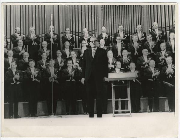 Дмитрий Шостакович на сцене Большого зала Московской консерватории, 1960-е