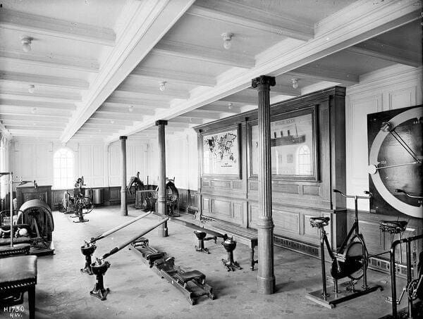 Интерьеры «Титаника» на снимках официального фотографа верфи «Harland & Wolff» Роберта Уелча, 27 марта 1912 года: