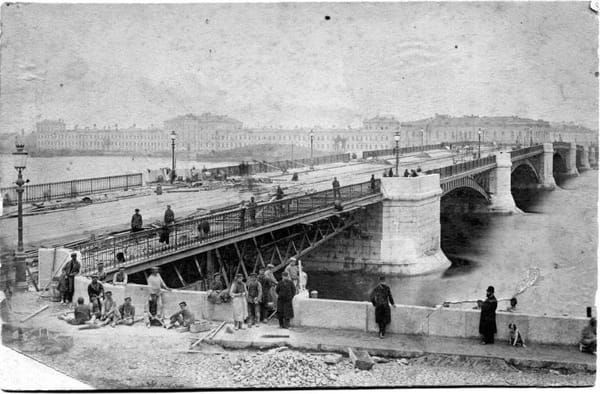 Вид на строящийся в Санкт-Петербурге Литейный мост в 1878 году