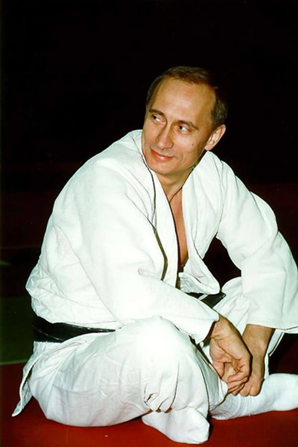 Владимир Путин в кимоно